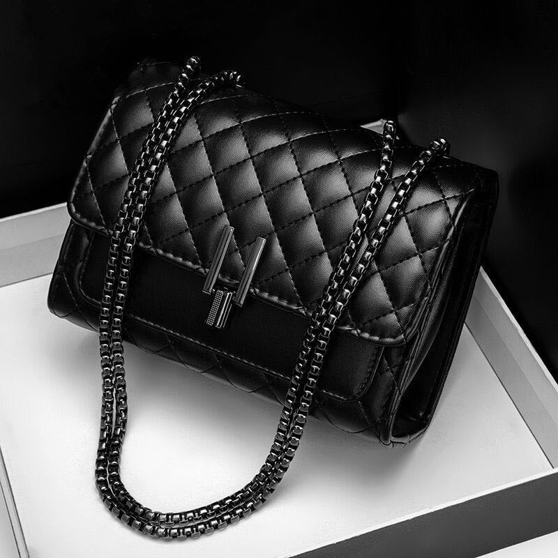 Elegant Quilted Black Chain Bag
